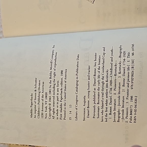 Rare vintage Daniel Boone book from 60s or 70s most likely. Has library Tape - Picture 5 of 5